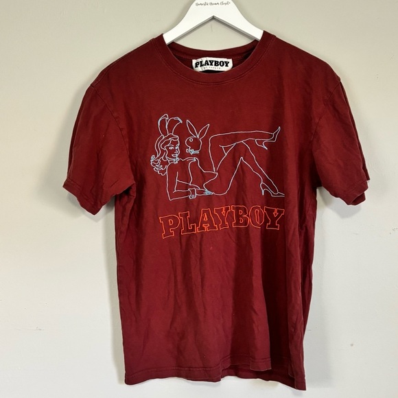PLAYBOY BY PAC SUN Men’s Maroon Embroidered Playboy Pin Up Tee Short Sleeve Sz S - Picture 1 of 7